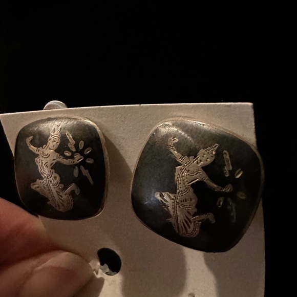 Siam Sterling Vintage clip on dancer earrings- gift boxed - Picture 2 of 5